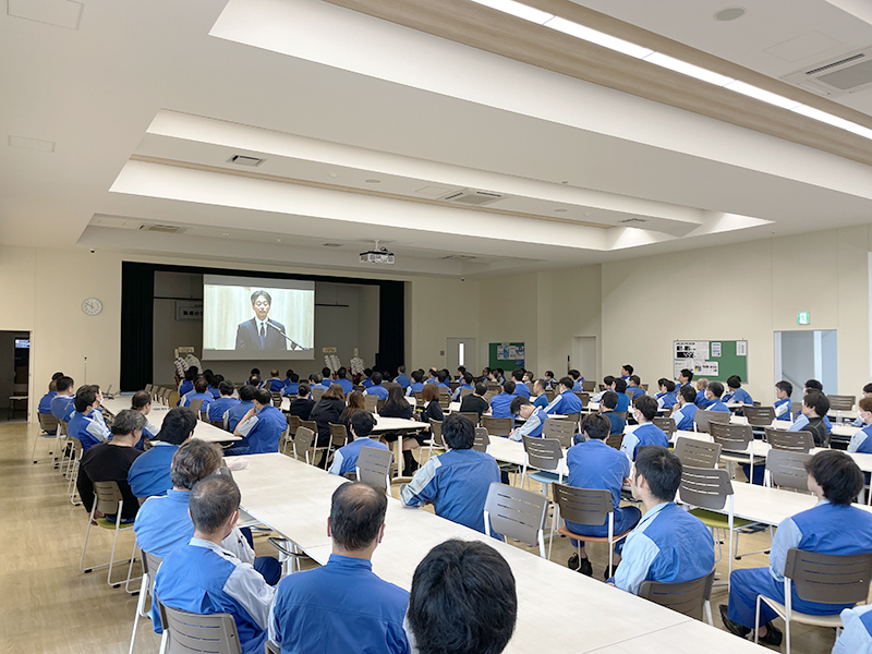 Commemorative Ceremony for employees2B